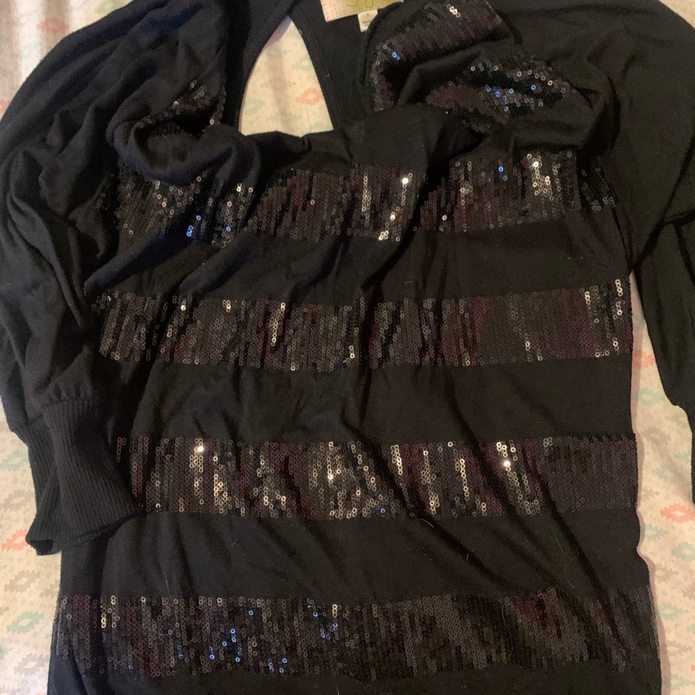 Buckle top